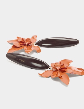 Aretes largos Parfois Amber con acabado pulido