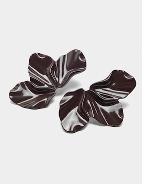 Aretes cortos Parfois Petals con acabado brillante