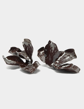 Aretes largos Parfois Petals con acabado brillante