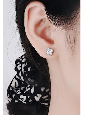 Aretes cortos cuadrados Xtellar de plata P 925 con acabado brillante zirconia