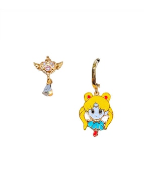 Set de aretes de diferentes diseños Sailor Moon Nira Anime con acabado baño de oro 10 K
