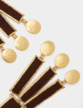 Aretes largos Parfois Trend Extra con acabado martillado