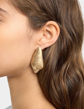 Aretes largos Parfois con acabado mate