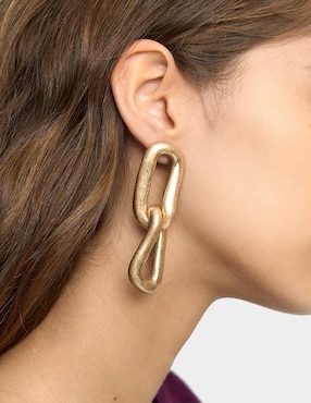 Aretes largos Parfois con acabado brillante