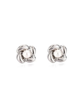 Aretes cortos de flor Lieb con acabado brillante