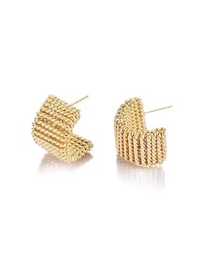 Aretes cortos Lieb con acabado brillante