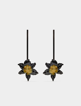 Aretes largos de flor Parfois Amber con acabado texturizado