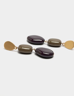 Aretes largos Parfois Maison Clay con acabado brillante