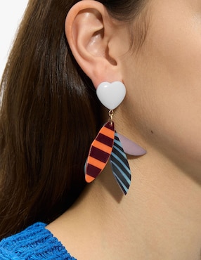 Aretes largos Parfois con acabado esmaltado