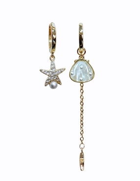 Set de aretes Nira de oro laminado 10 K con acabado brillante