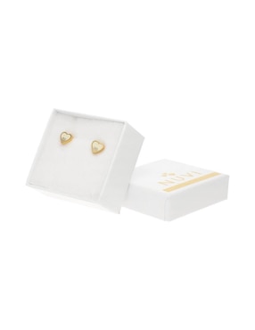 Aretes cortos de corazón Nuvi con acabado brillante