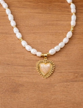 Collar con dije de corazón Yoiko Aura 18 K