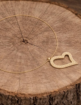 Collar con dije de corazón Yoiko Eteria 18 K