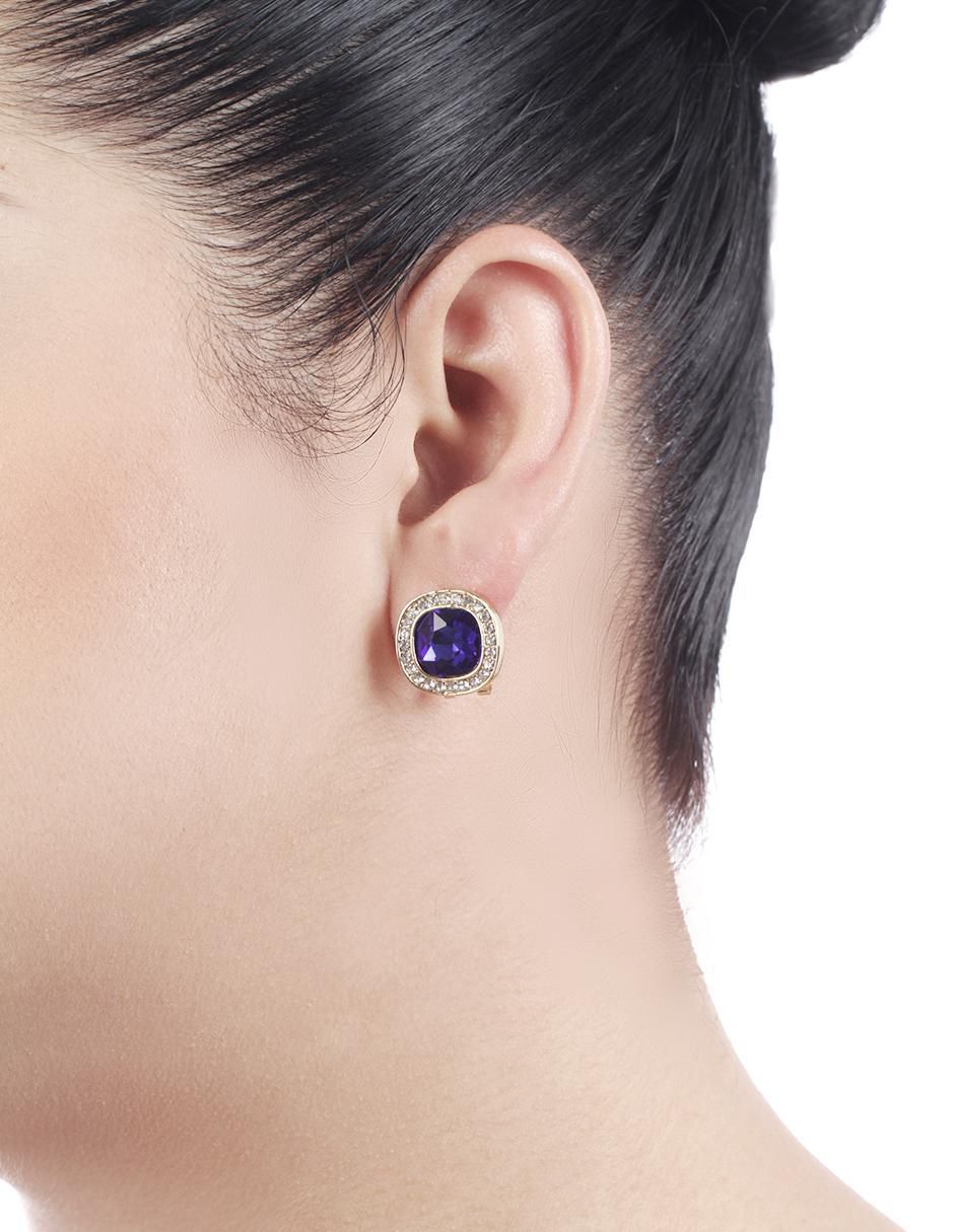 Aretes cuadrados con acabado chapa de oro cristal 3