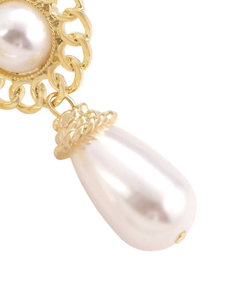 Aretes de flor con acabado baño de oro imitación perla 2
