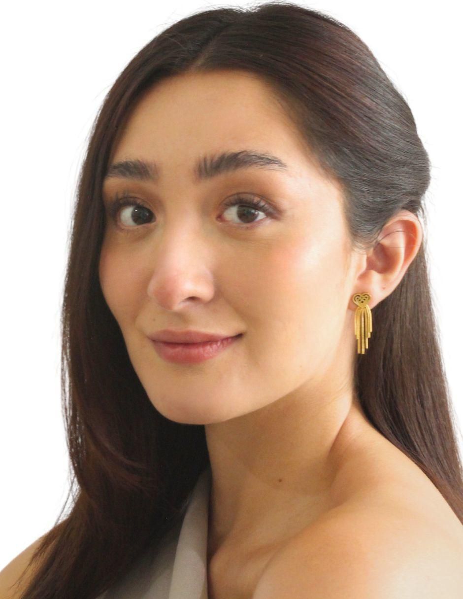 Aretes de corazón con acabado brillante 4