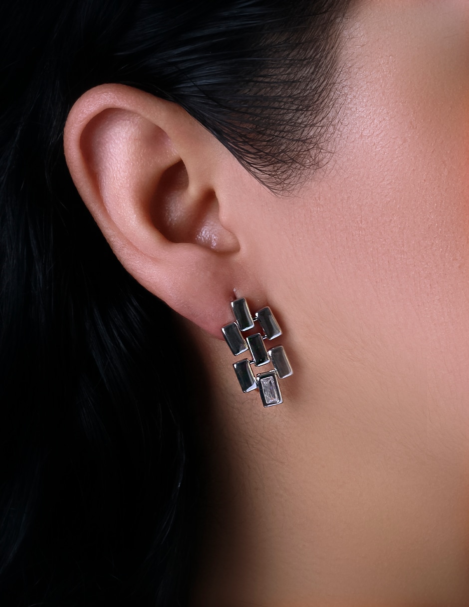 Aretes rectangulares con acabado baño rodio zirconia 4
