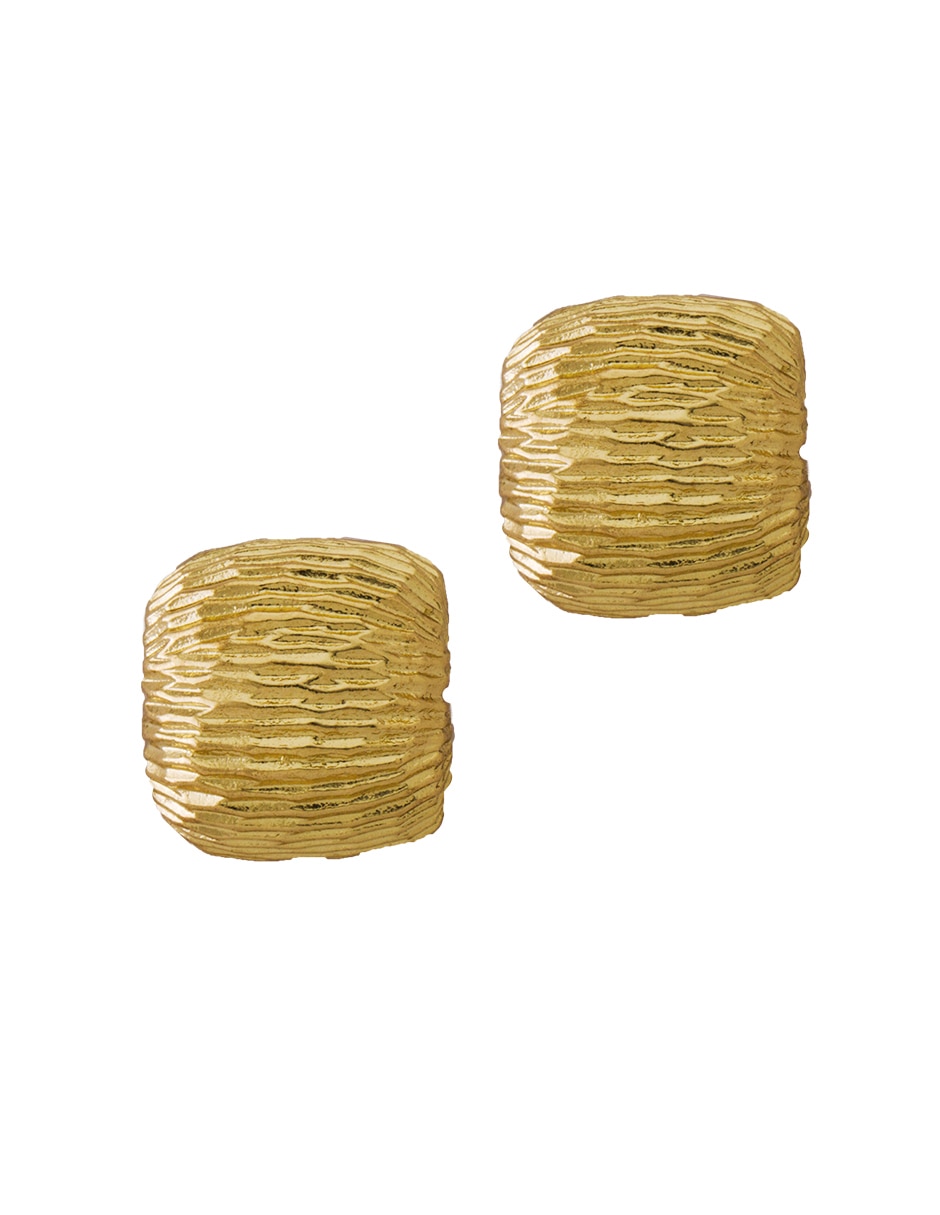 Aretes cuadrados con acabado chapa de oro Aretes cuadrados con acabado chapa de oro