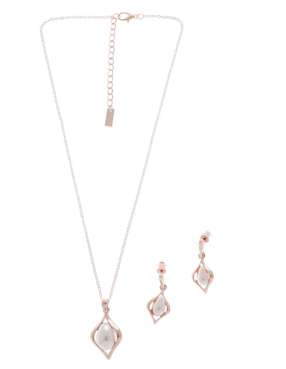 Aretes y collar 1