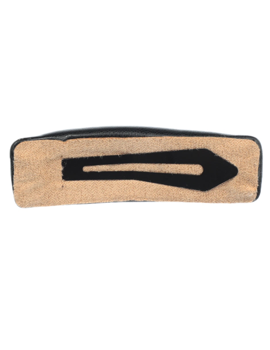 Broche para cabello con acabado mate 3