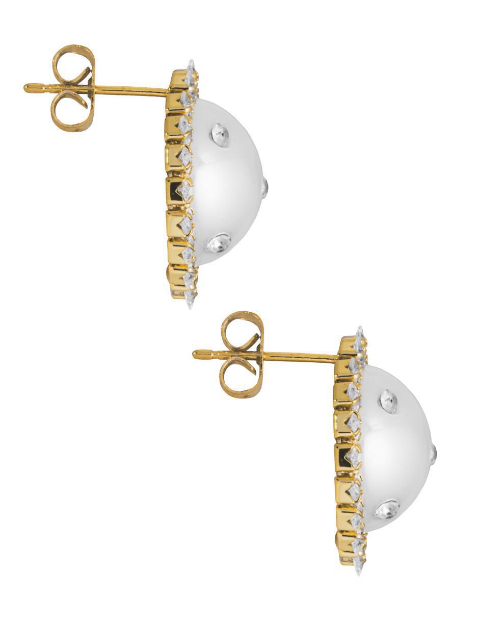 Aretes redondos con acabado chapa de oro perla 2