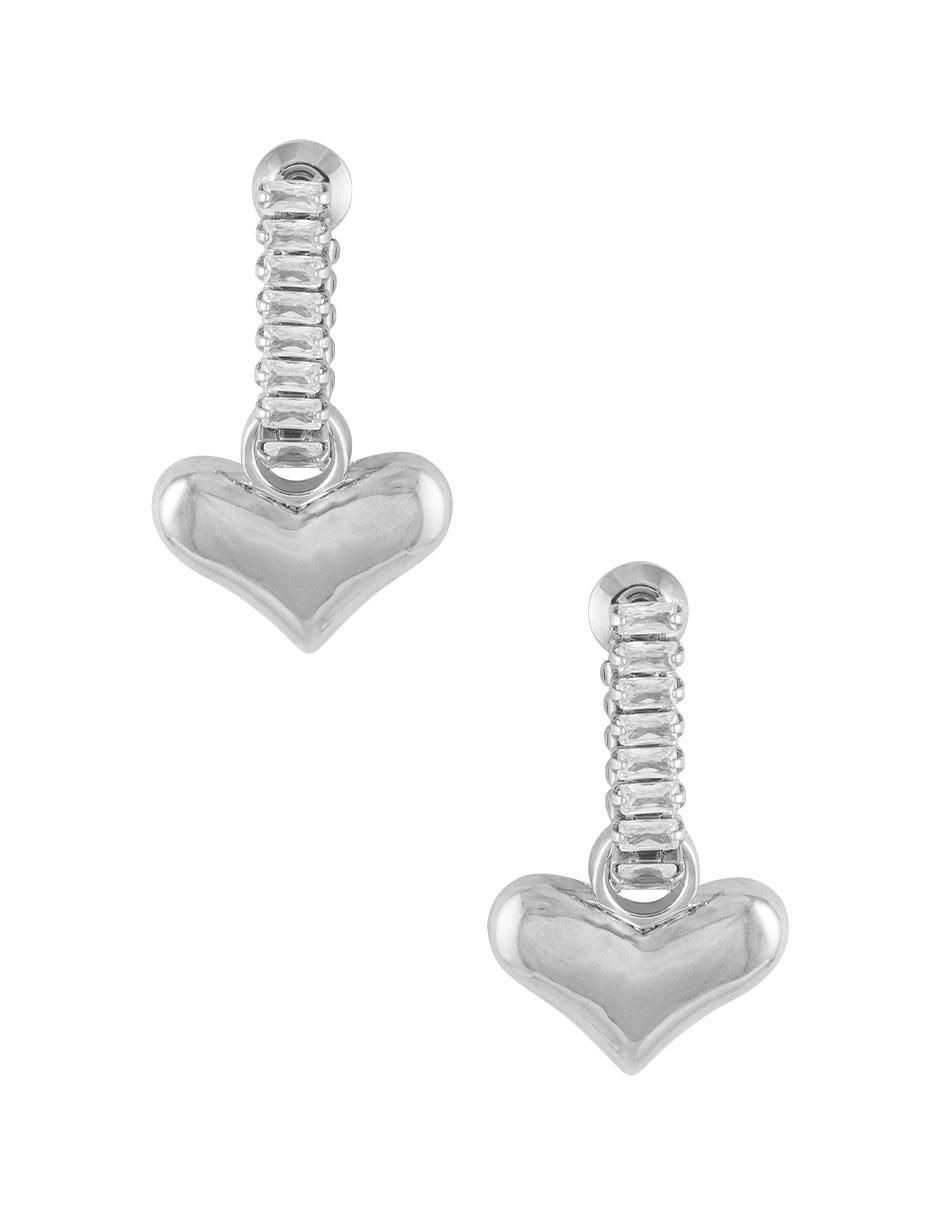 Aretes de corazón con acabado baño rodio zirconia