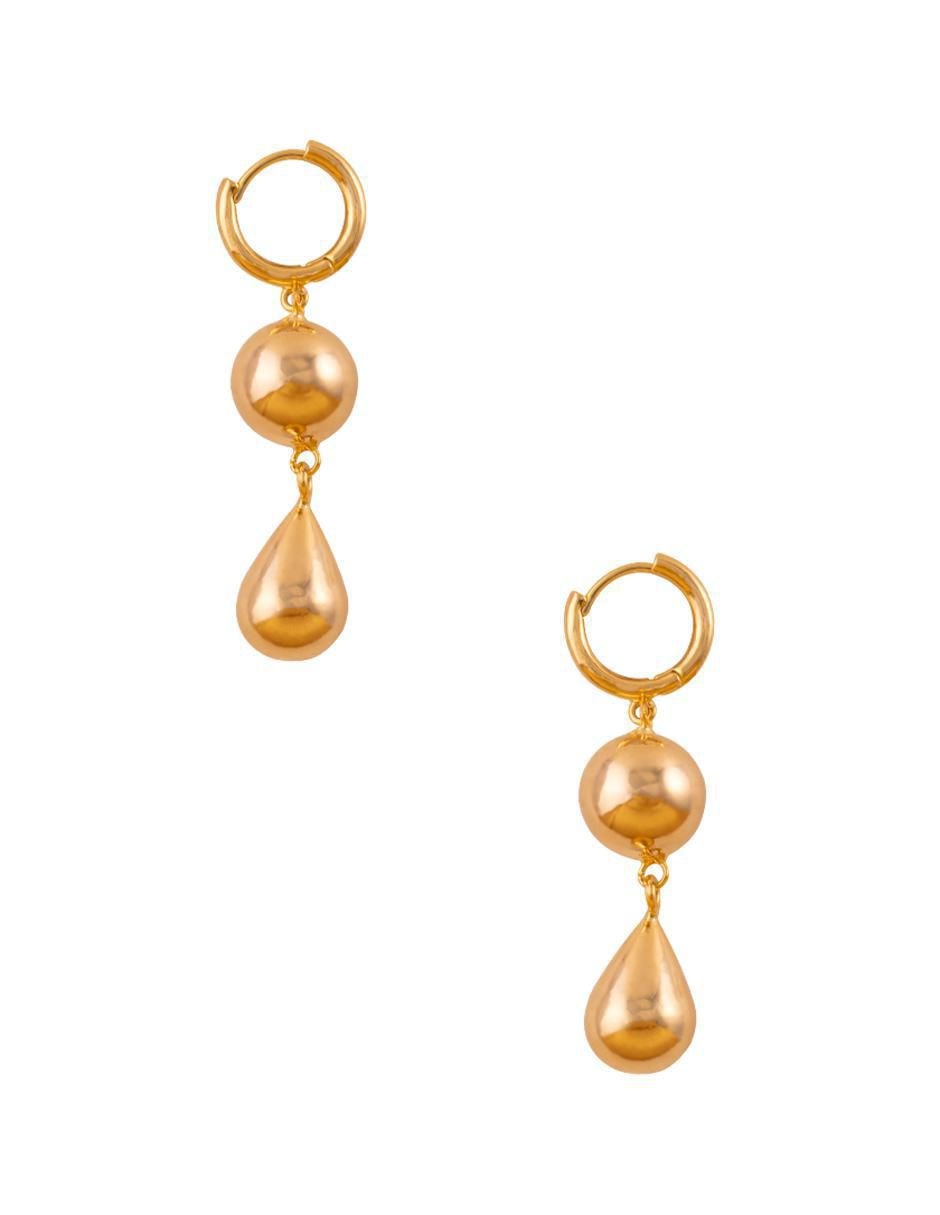 Aretes de gota con acabado chapa de oro