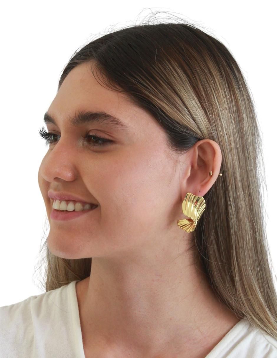Aretes circulares con acabado brillante 5