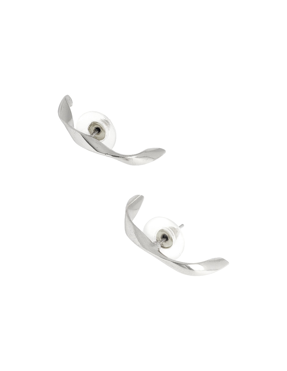 Aretes de media luna con acabado martillado 2
