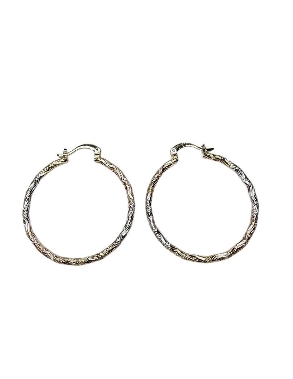 Set de aretes redondos con acabado brillante 5