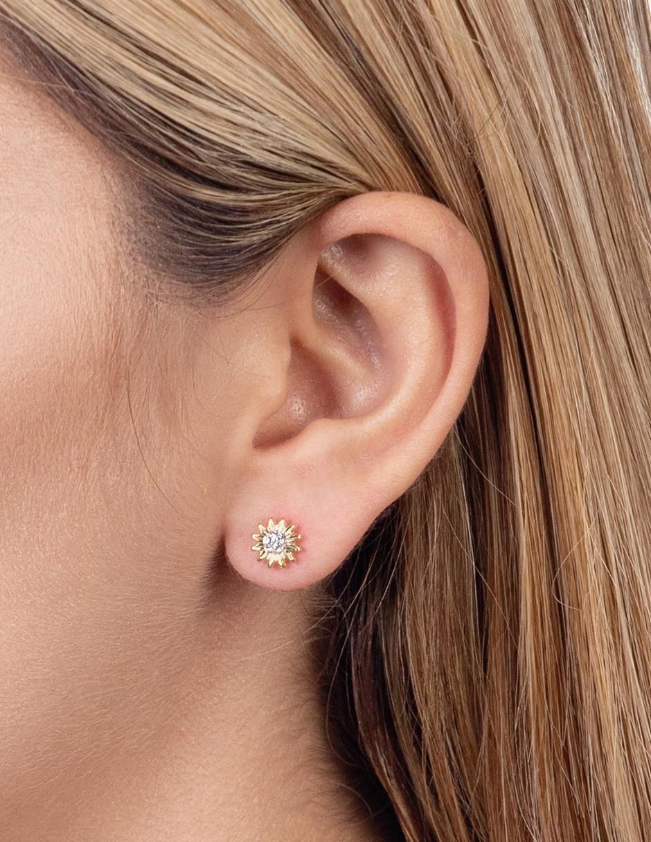 Broqueles de flor de oro con acabado brillante zirconia 2