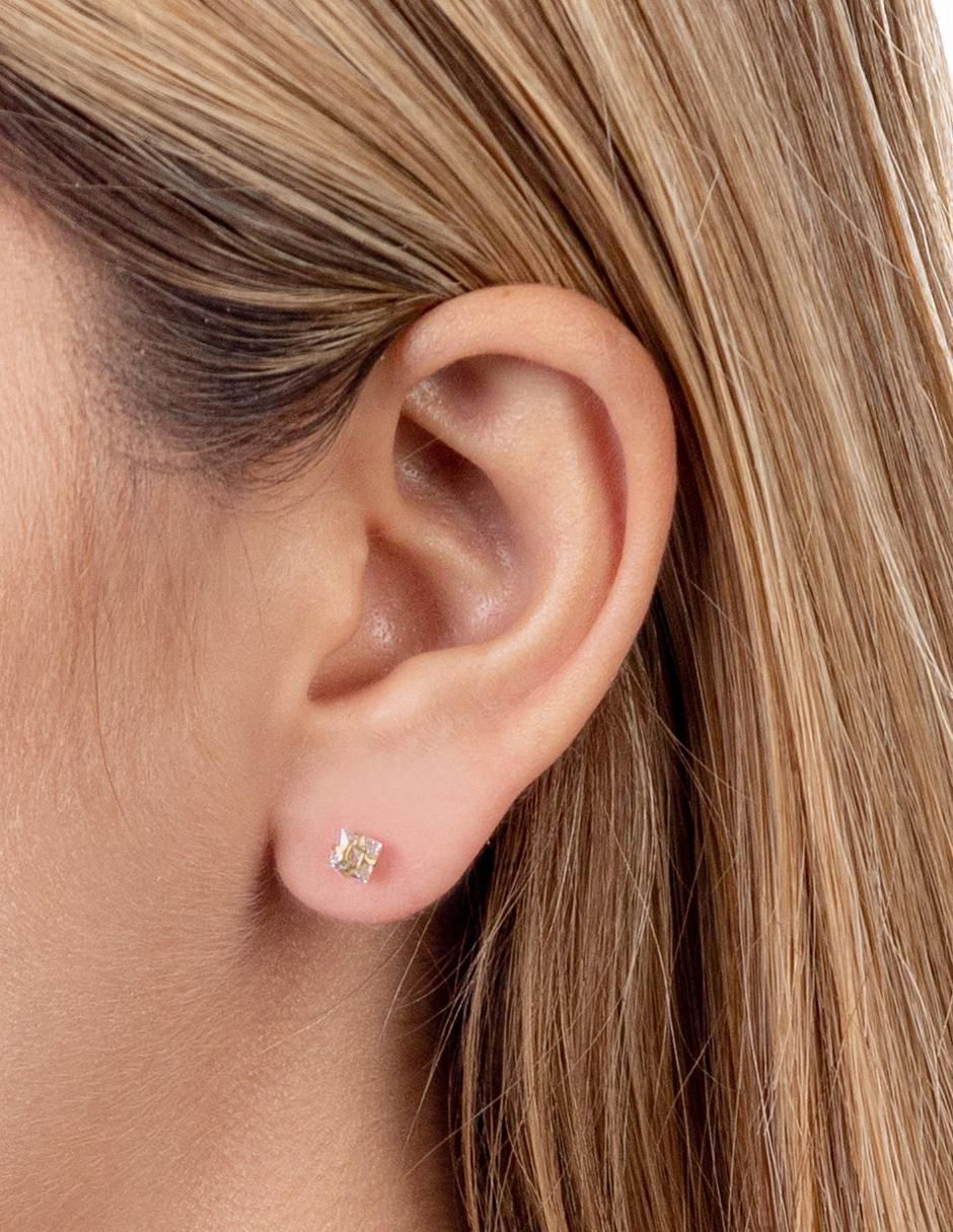 Broqueles cuadrados de oro con acabado brillante zirconia 2