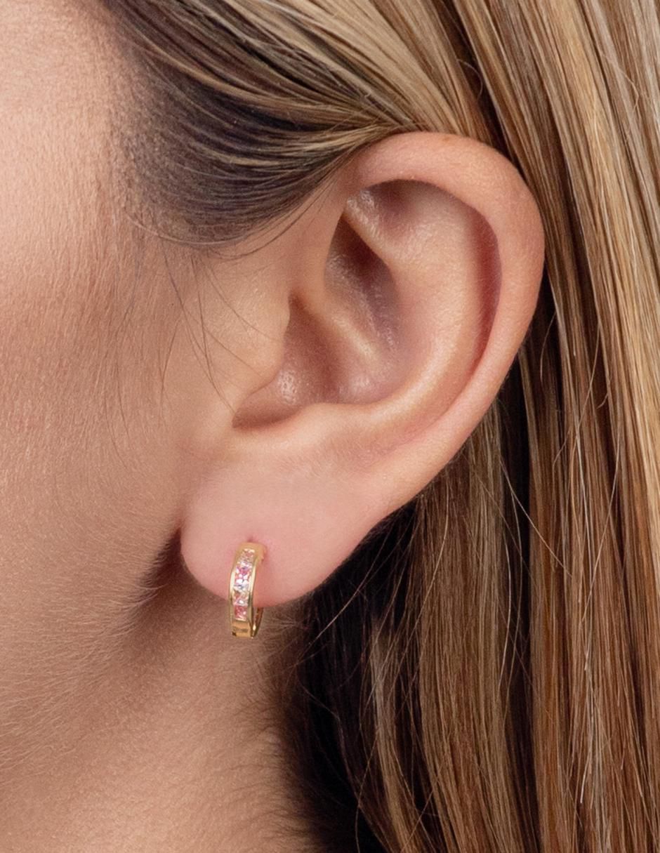 Aretes redondos de oro con acabado brillante zirconia 2
