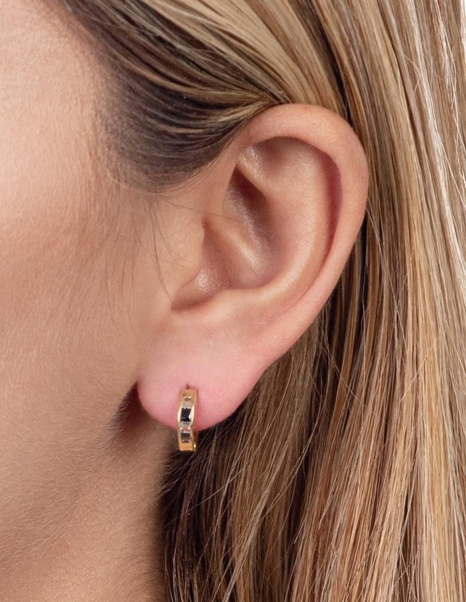 Aretes redondos de oro 14 K con acabado brillante zirconia 2
