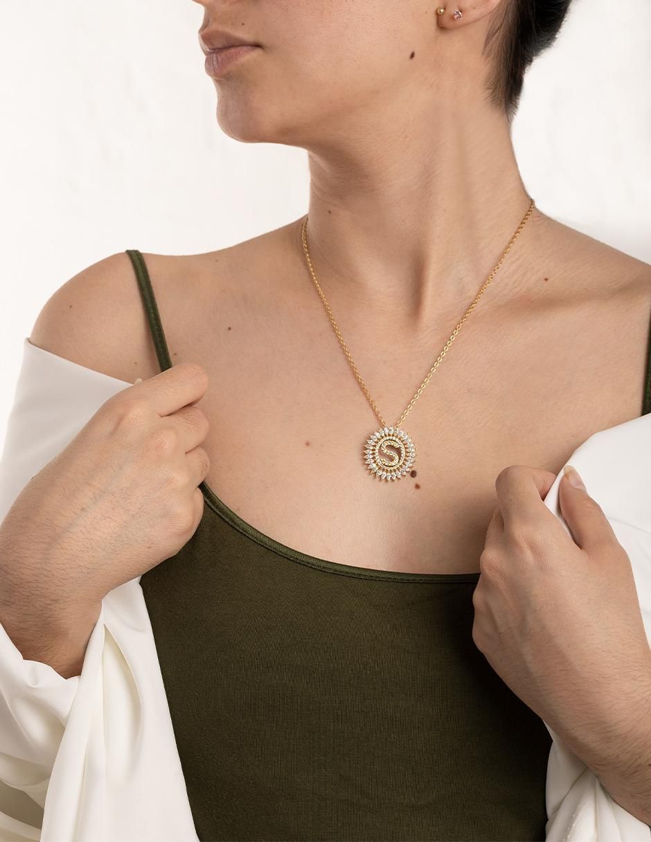 Collar de letra s 18 K 3