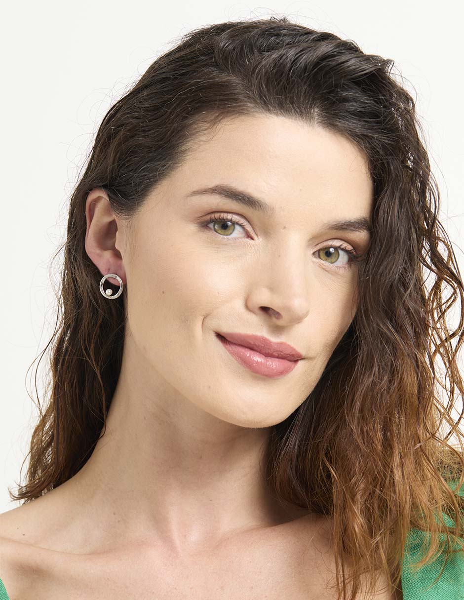 Set de aretes con acabado pulido 4