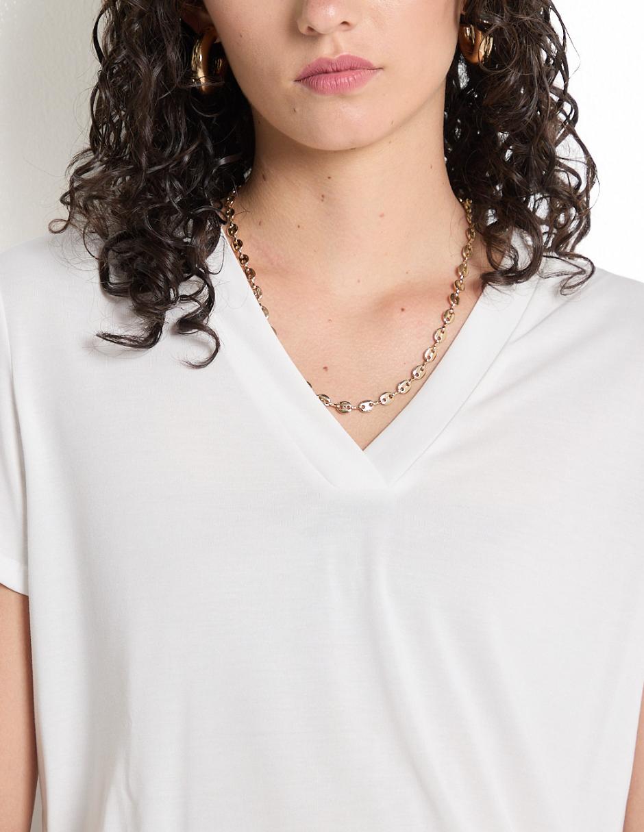Playera manga corta cuello V para mujer 4