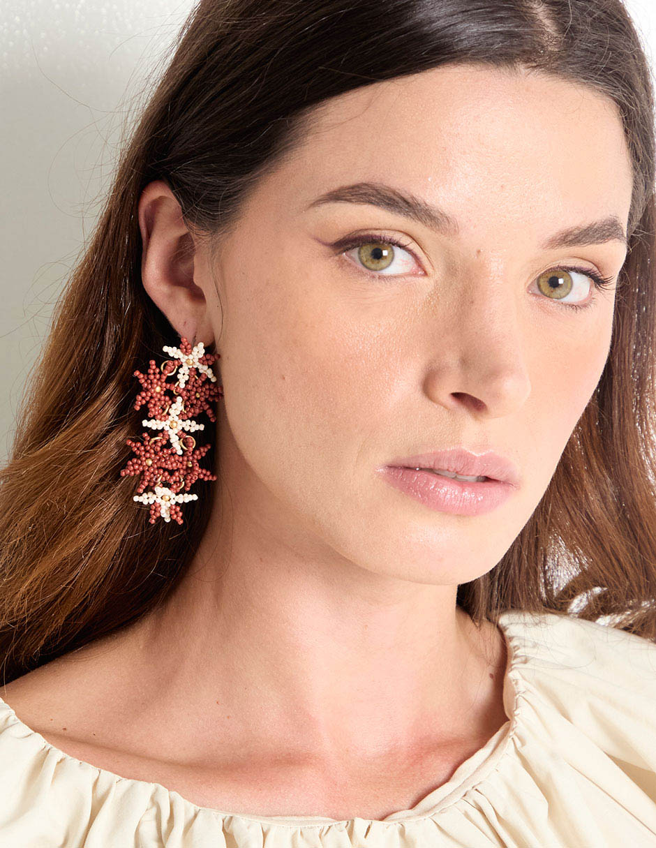 Aretes de flor con acabado mate 4