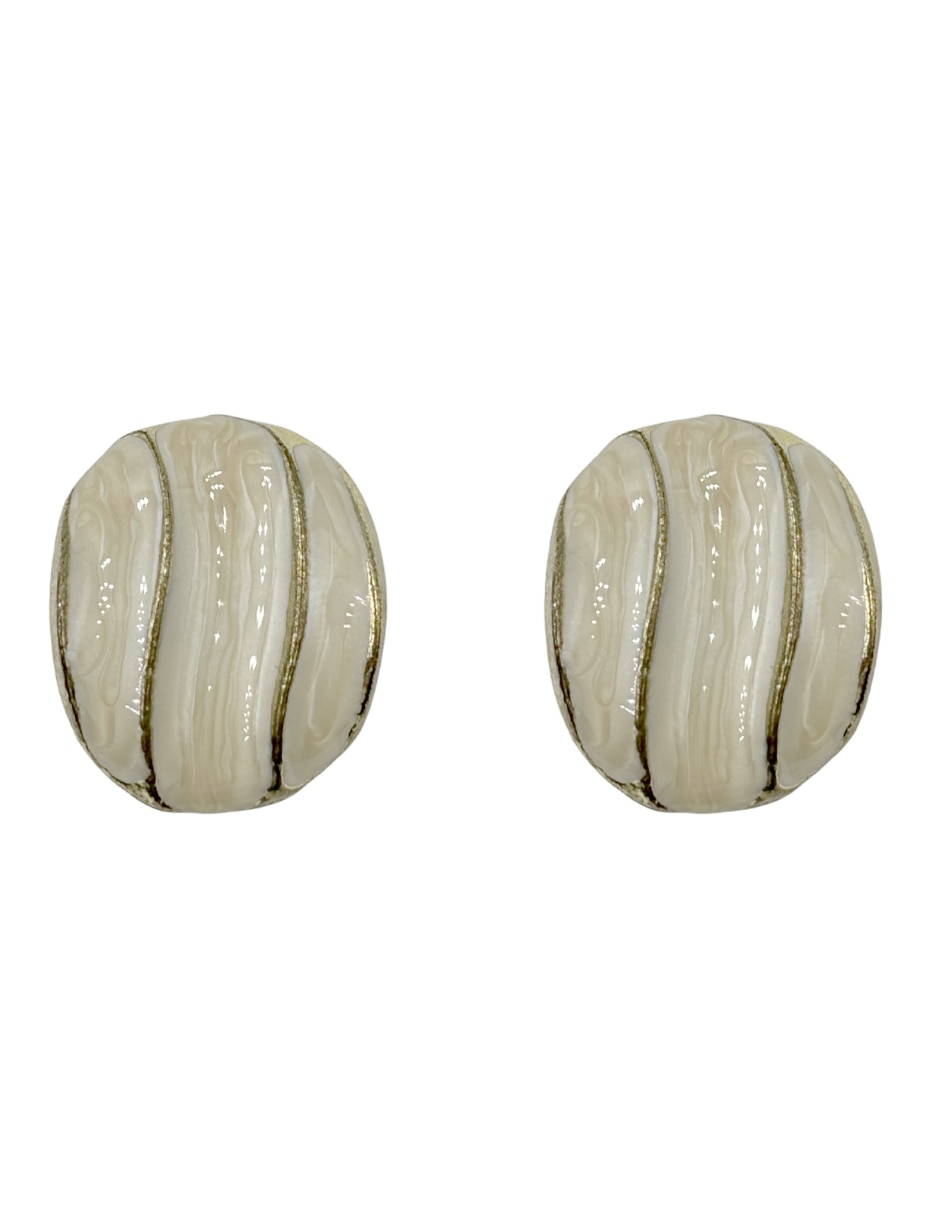 Aretes cortos circulares con acabado esmaltado
