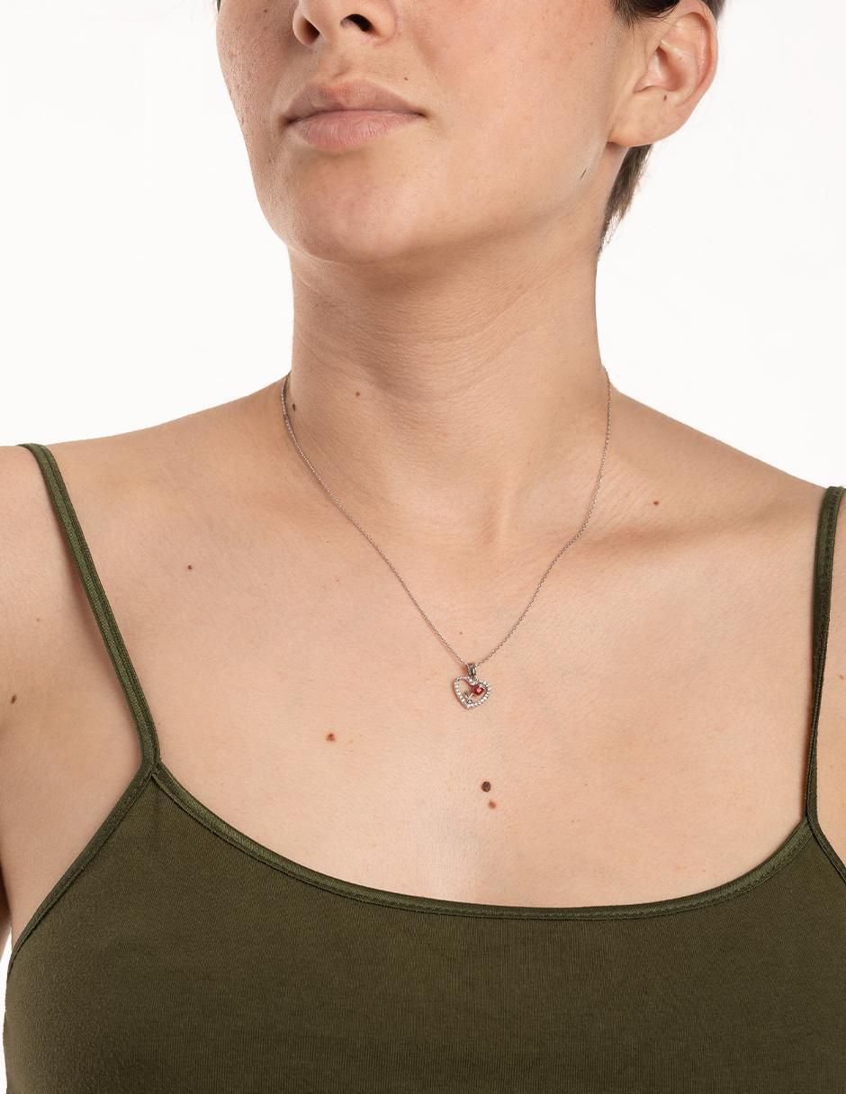 Collar con dije de corazón 2