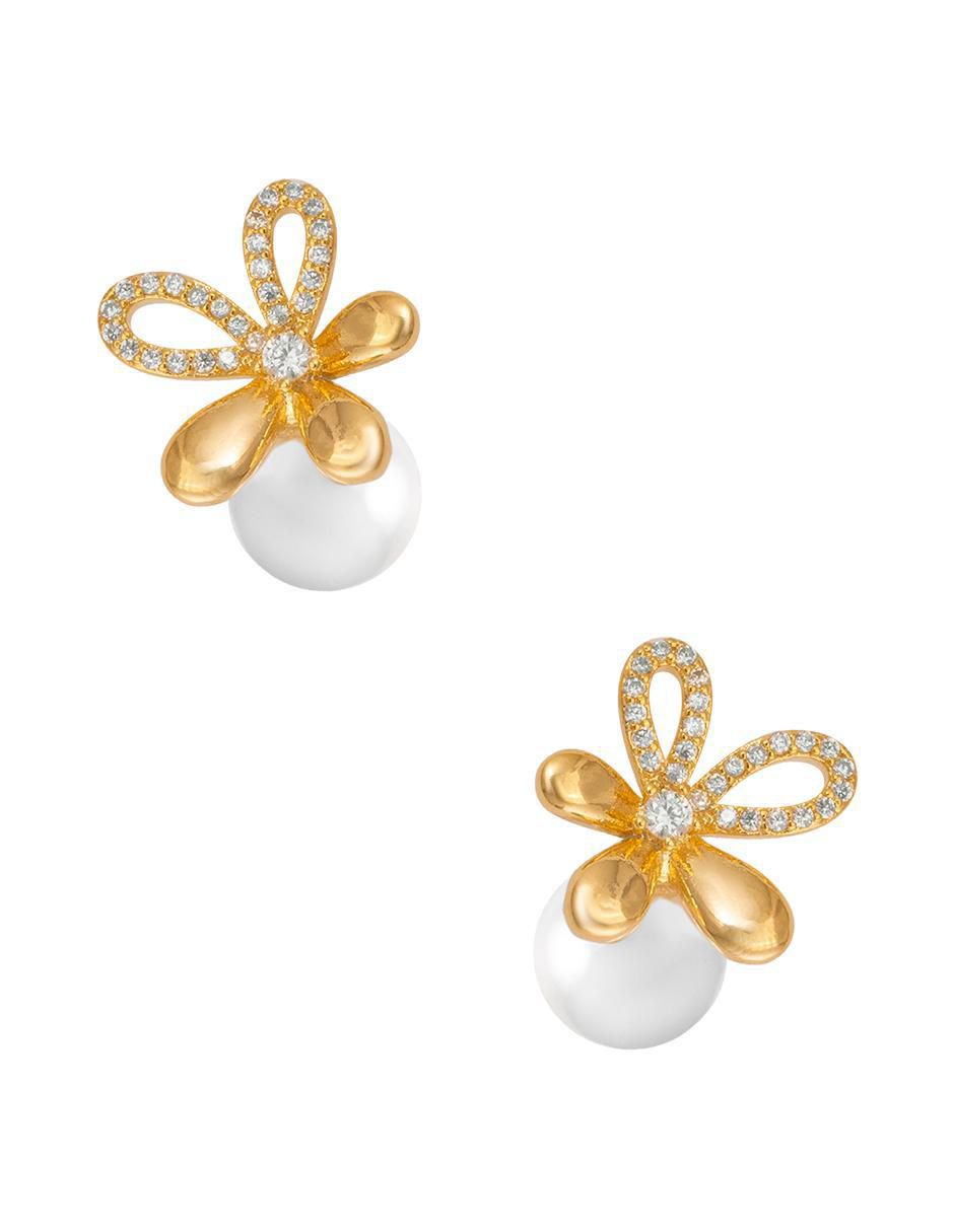 Broqueles de flor 18 k con acabado chapa de oro