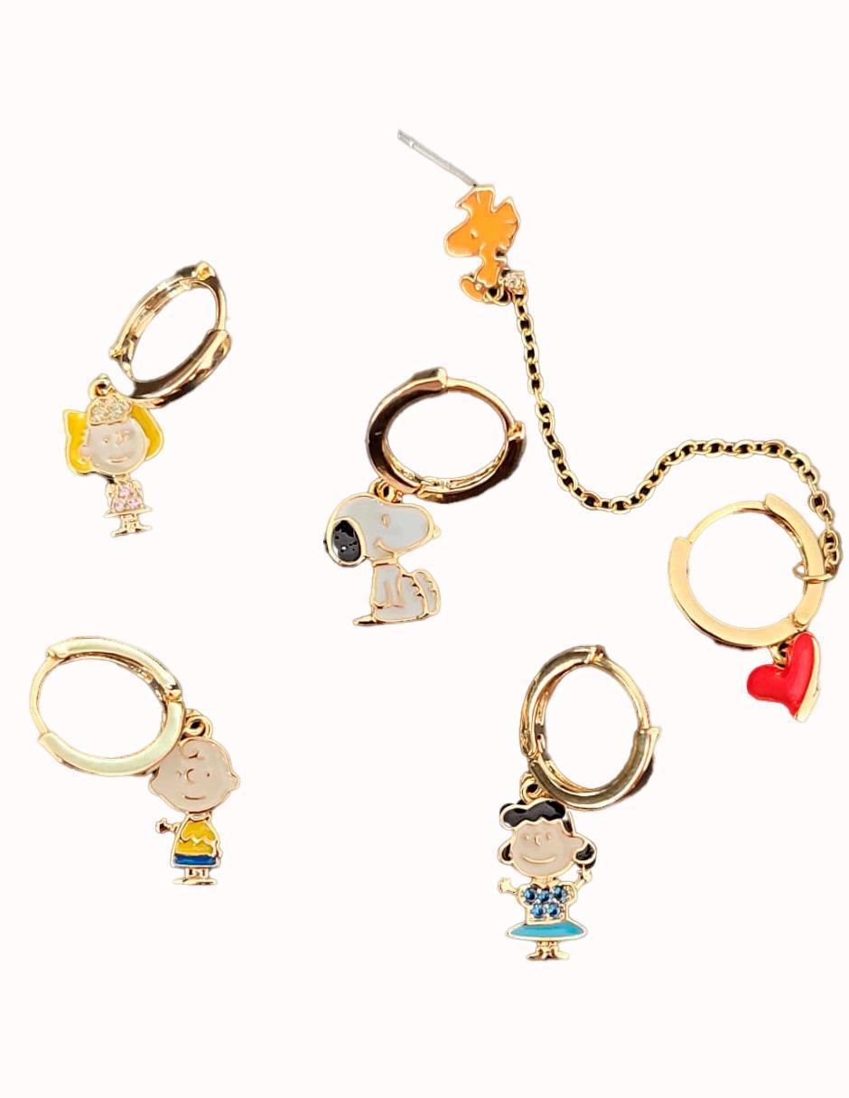 Set de aretes Snoopy Peanuts con acabado pulido zirconia cúbica