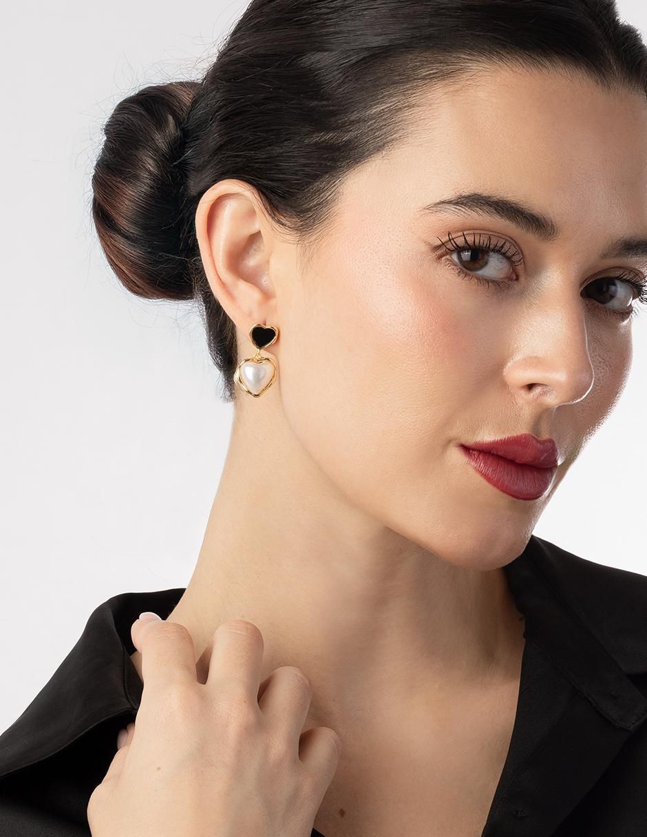 Aretes cortos de corazón chapa de oro18 K 4