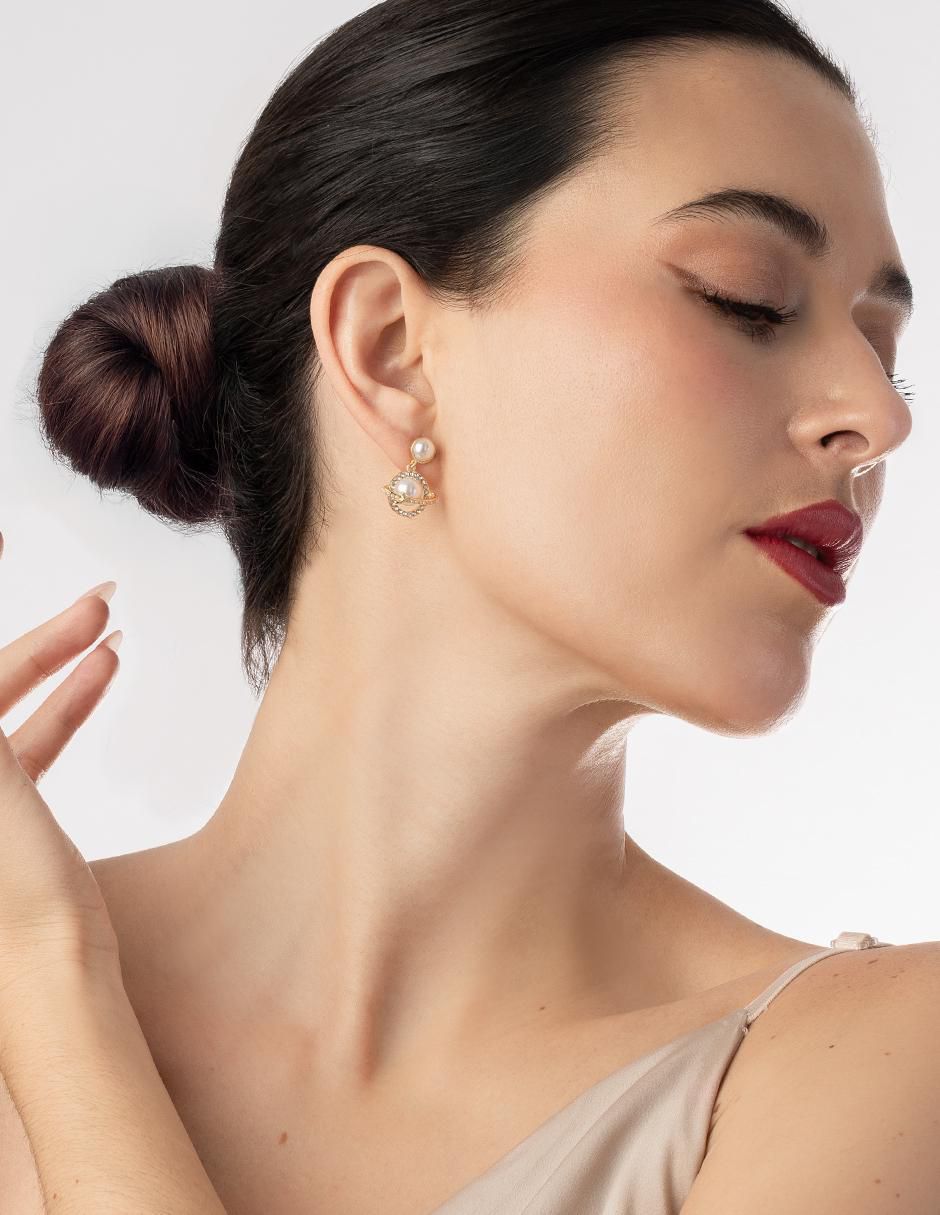 Aretes cortos de planeta con acabado chapa de oro zirconia 2