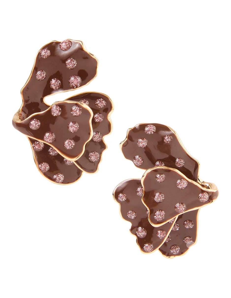 Aretes largos con acabado brillante