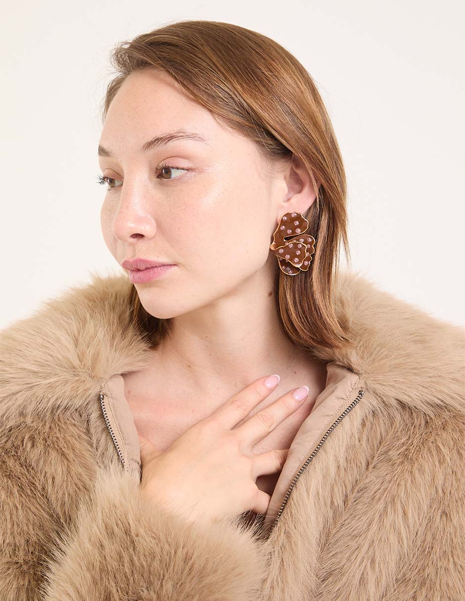 Aretes largos con acabado brillante 4