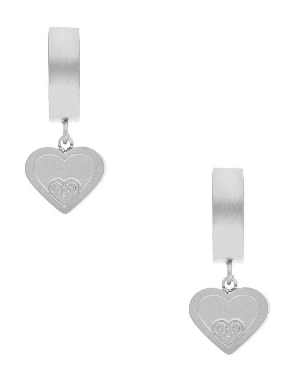 Aretes huggies de corazón Exclusiva con acabado mate