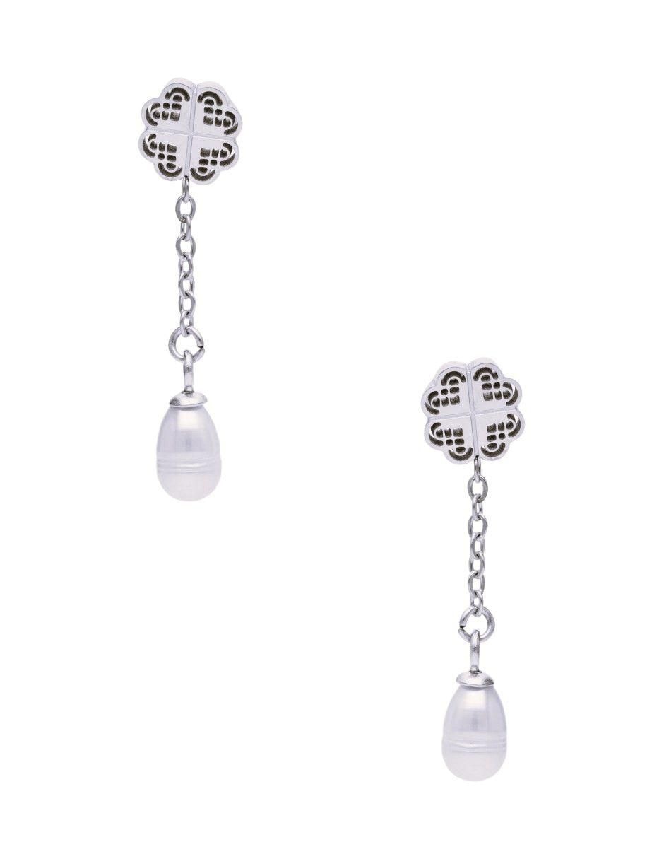 Aretes largos de trébol con acabado brillante Aretes largos de trébol con acabado brillante