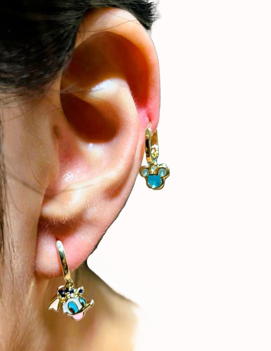 Set de arete Donald Duck Disney con acabado pulido zirconia cúbica 4
