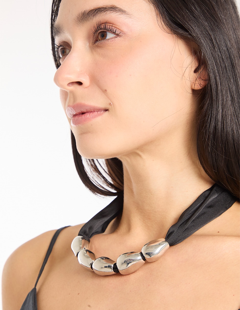Collar 4